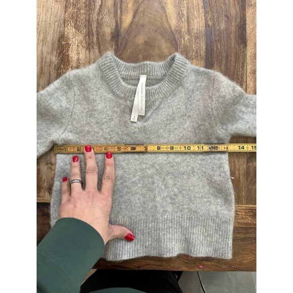 The Group by Babaton Gray Luxe Cashmere Cropped Crew Neck Sweater Size Small - Picture 4 of 8